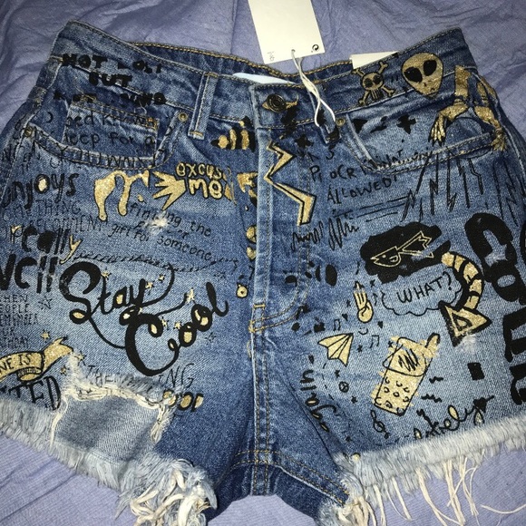 Rare Zara Graffiti Jean Shorts - Picture 3 of 7